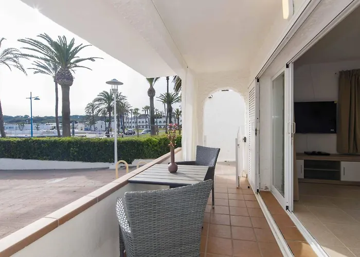 Gavines Down アパート サルガール