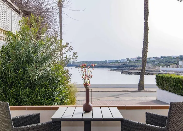 Gavines Down 公寓 *